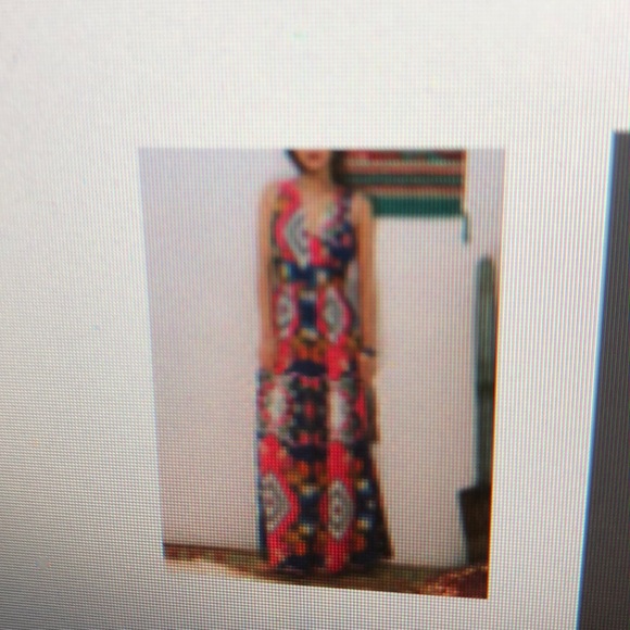 Beautiful halter dress - Picture 6 of 6